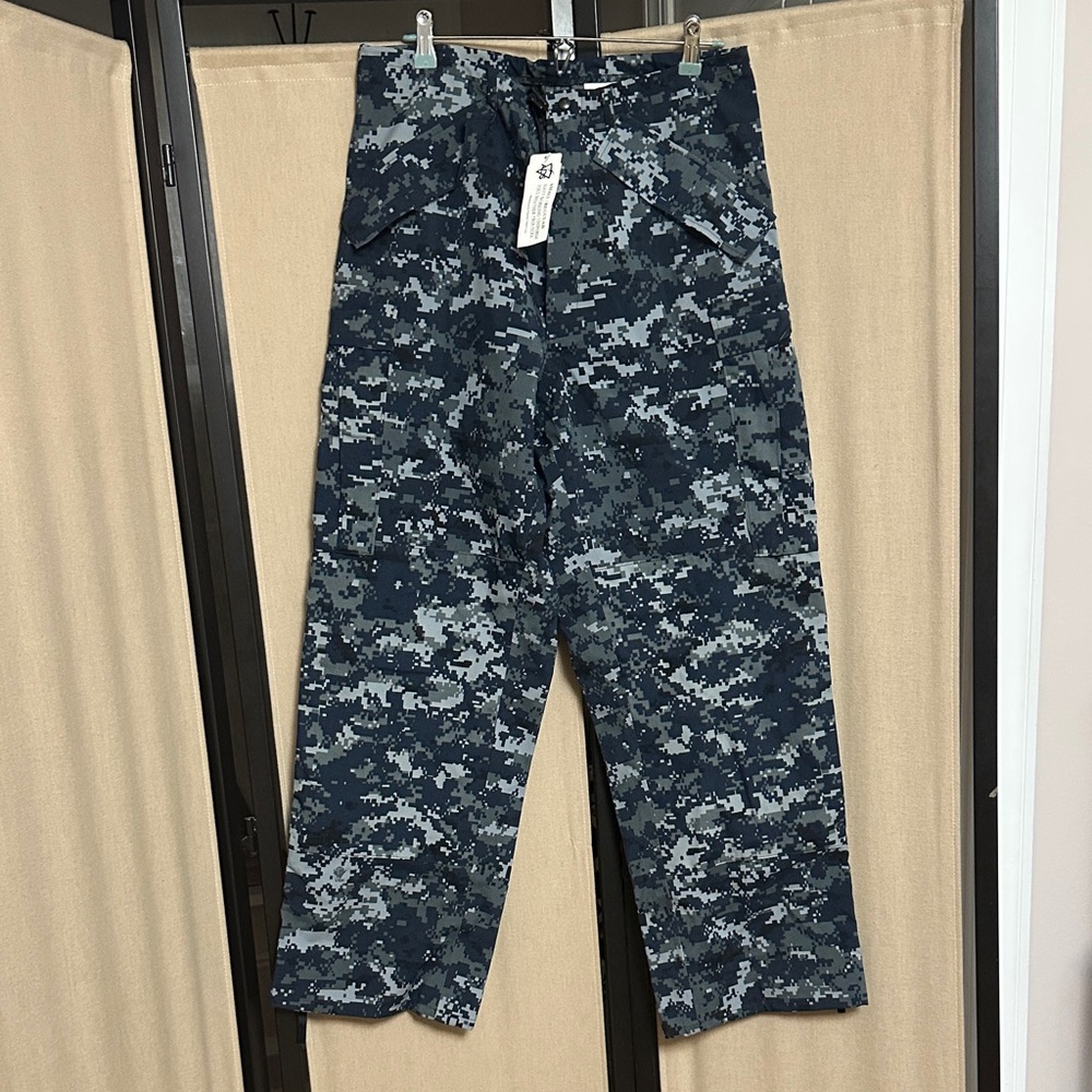 Collectible Gortex, US NAVY Men's Multicam Pants (Waterproof)